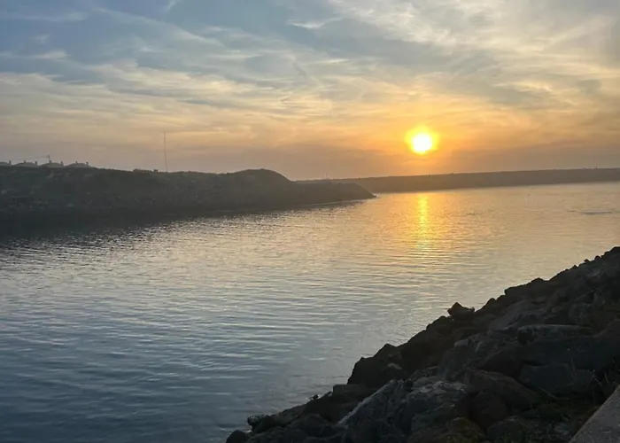 公寓 Loftnazarewaves 2 *